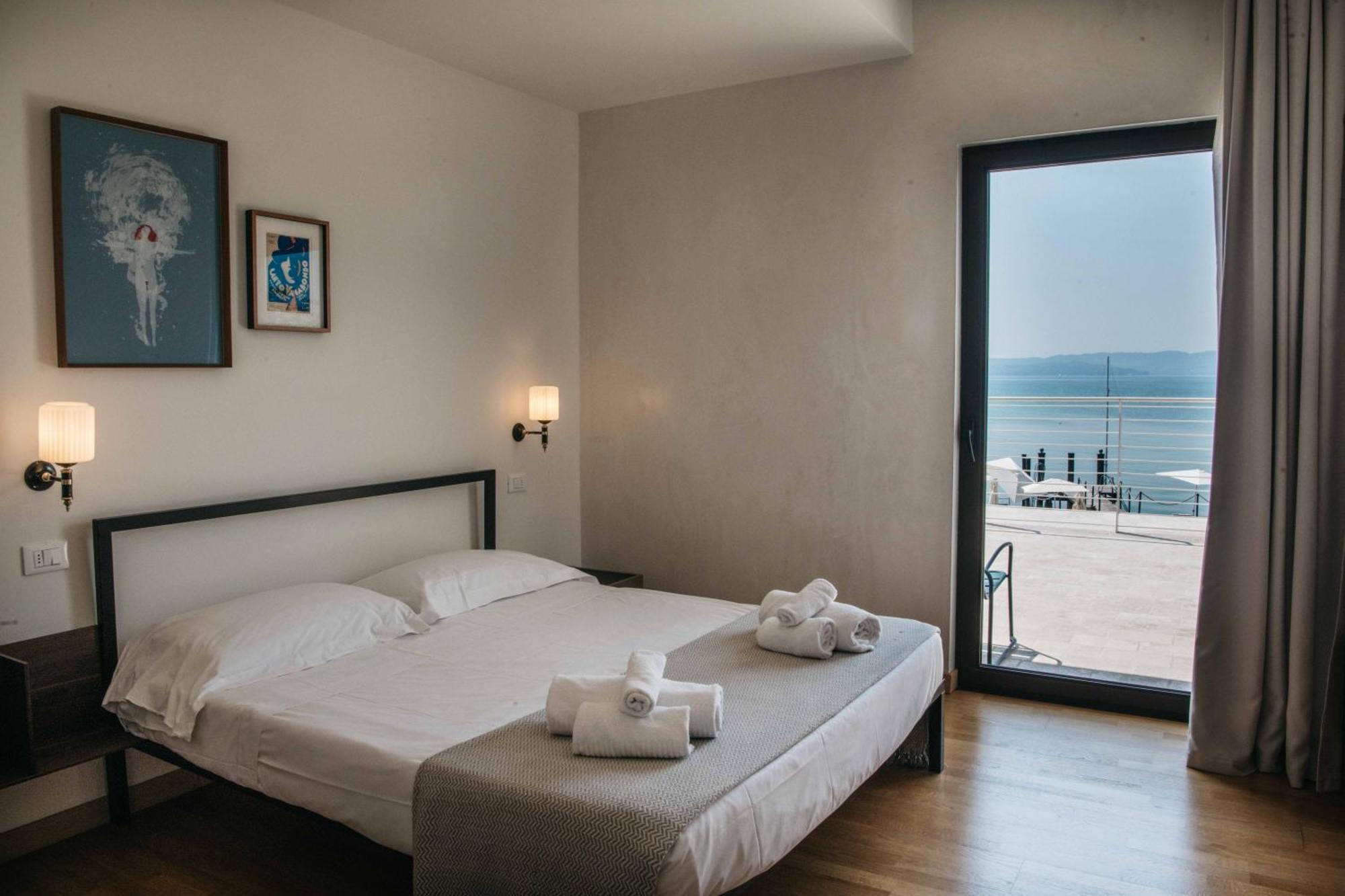 Aqva Boutique Hotel (Adults Only) Sirmione Bagian luar foto